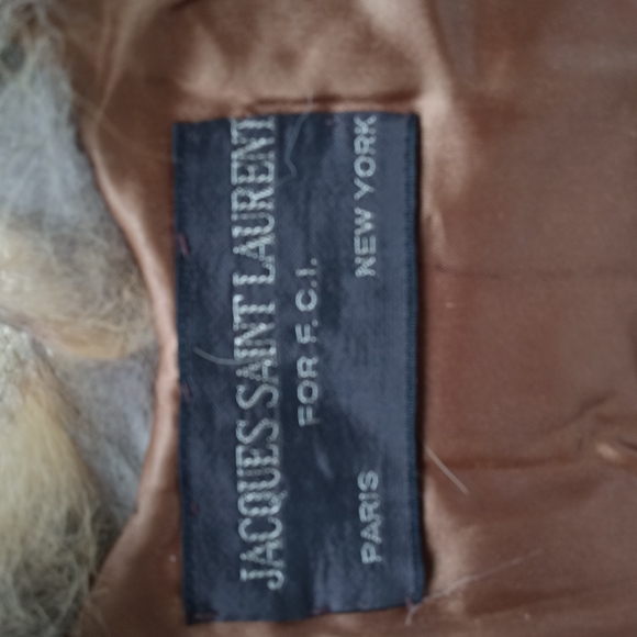 Luxurious Faux Fur Vest - Picture 4 of 4